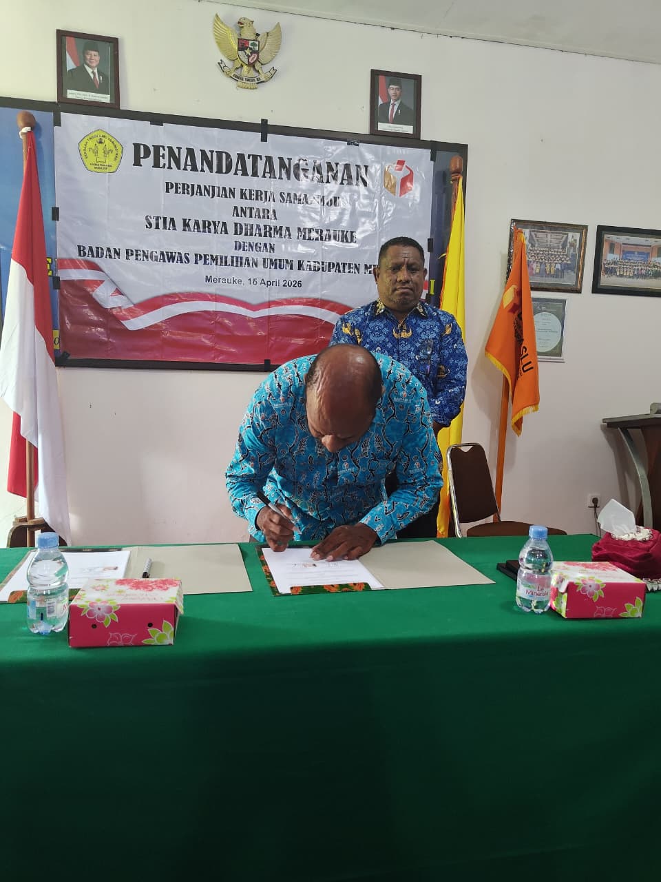 GAGAS KERJA SAMA, BAWASLU MERAUKE LAKSANAKAN MOU DENGAN STIA (SEKOLAH TINGGI ILMU ADMINISTRASI) MERAUKE