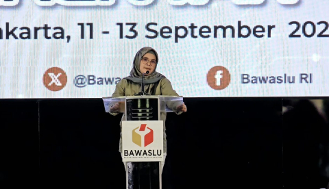 Anggota Bawaslu Lolly Suhenty dalam Rapat Koordinasi Nasional Pengawasan Siber