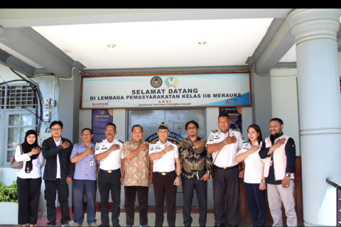 Bawaslu Kabupaten Merauke melakukan pengawasan melekat terhadap pelaksanaan pencocokan dan penelitian (coklit) data pemilih yang dilakukan oleh petugas Pantarlih dari KPU Kabupaten Merauke di Lapas Kelas IIB Merauke. Kegiatan ini bertujuan memastikan proses pemutakhiran data pemilih bagi warga binaan berjalan sesuai prosedur, akurat, dan memenuhi prinsip perlindungan hak pilih warga negara.  Pengawasan diawali dengan koordinasi bersama Kepala Lapas Kelas IIB Merauke yang didampingi oleh Sub Seksi Registrasi