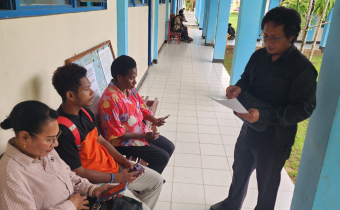 KORDIV P2H BAWASLU MERAUKE LAKSANAKAN KONSOLIDASI DEMOKRASI DILINGKUNGAN KAMPUS BERSAMA MAHASISWA STIA KD DAN BADAN STACKHOLDER PANDIS