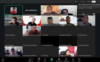 Staf Humas Bawaslu Kabupaten Merauke menghadiri undangan rapat yang diselenggarakan oleh Bawaslu RI dalam rangka membahas upaya optimalisasi publikasi dan pemanfaatan media sosial, Jumat 13 Maret 2026